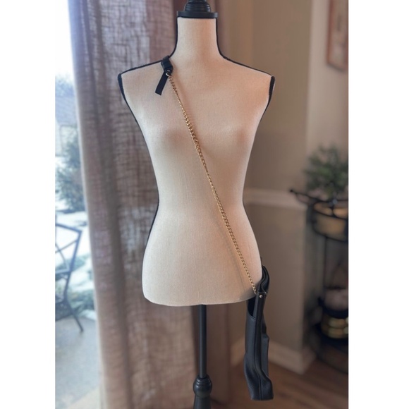 TORY BURCH | Black Carson SwingPack Leather Crossbody Bag - Picture 10 of 13